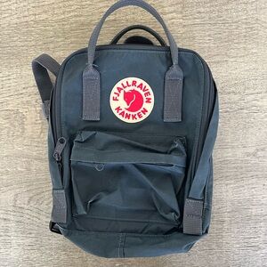 Fjallraven Kanken Mini Daypack, Navy - excellent condition.